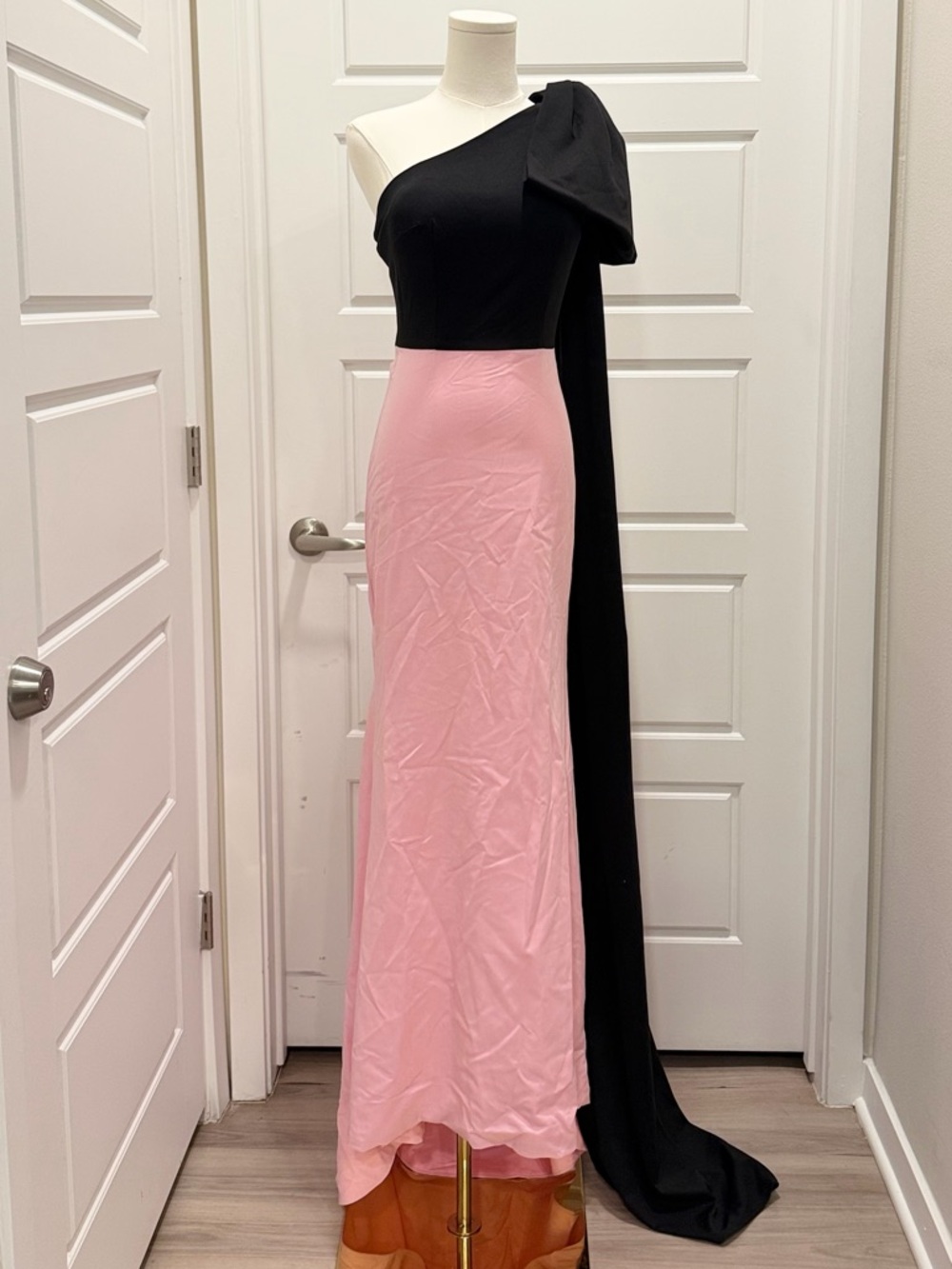One-Shoulder Black and Pink Evening Gown - Picture 2 of 9